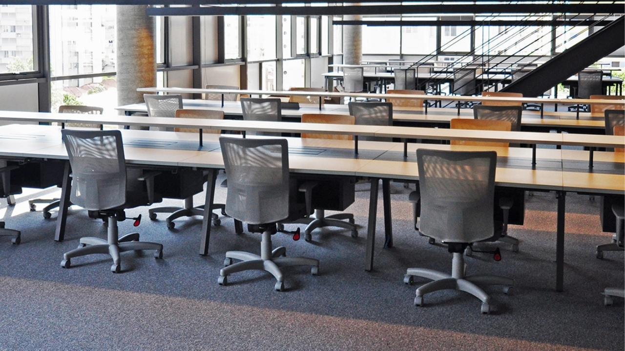 A estética do tempo: escritórios que envelhecem bem