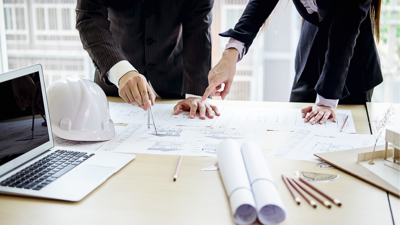 Como escolher uma empresa de reforma e construção para seu escritório?