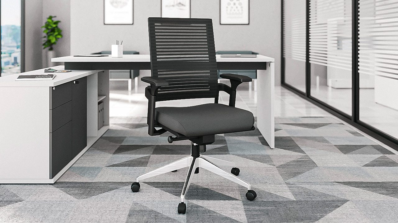 Como o estofamento da cadeira de escritório afeta os colaboradores?