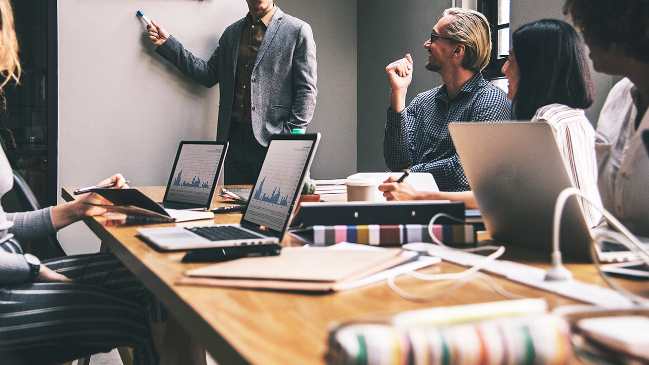 Descubra como combinar os diferentes tipos de escritório e a gestão empresarial