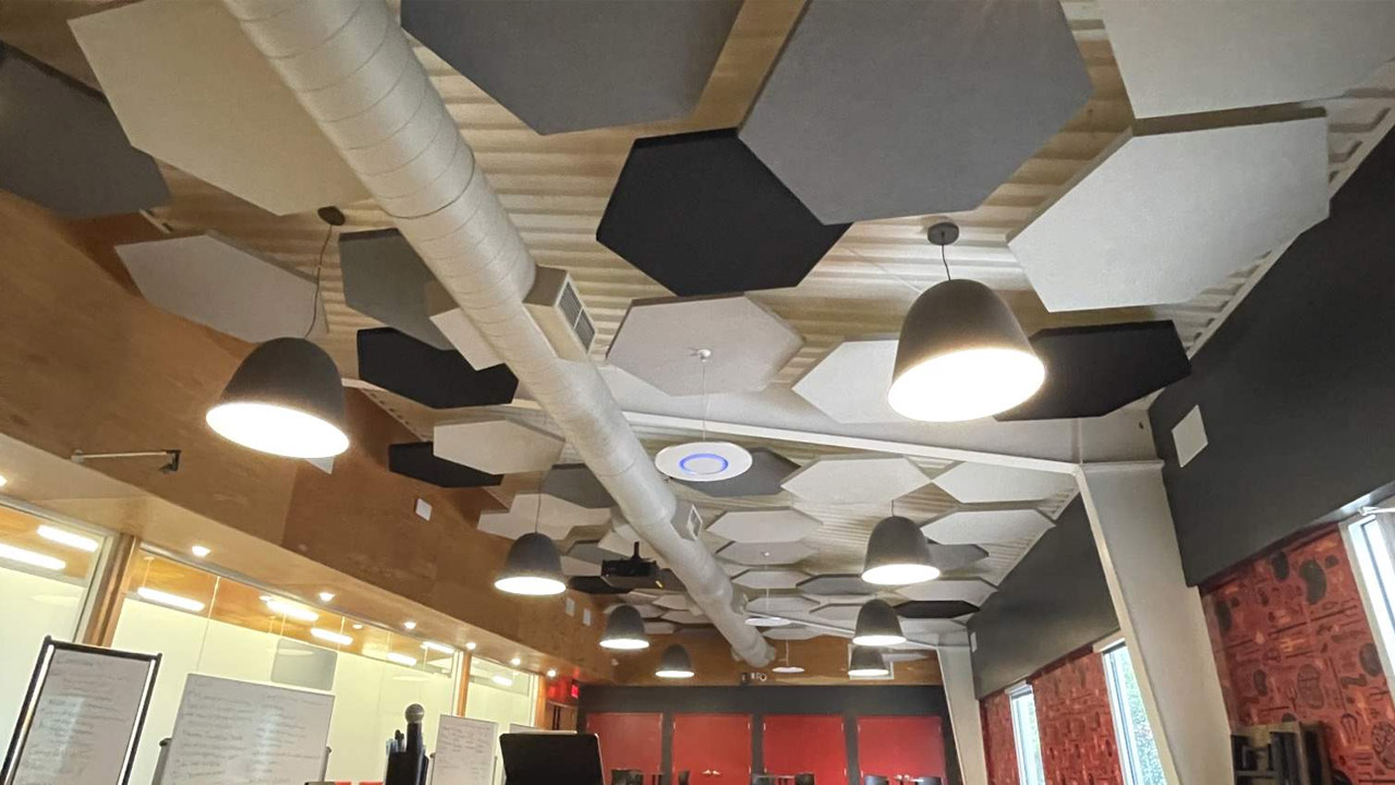 Nuvens Acústicas: quais as vantagens para os escritórios?