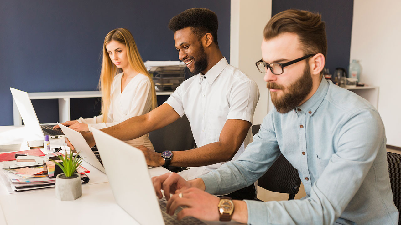 5 estratégias para atrair colaboradores de volta ao trabalho presencial